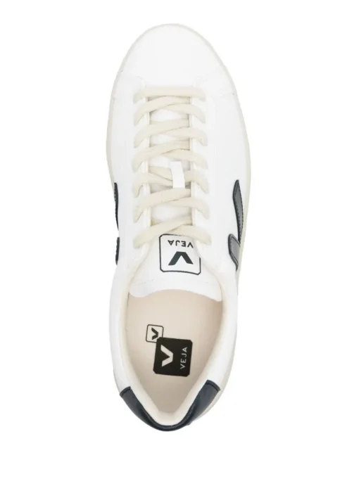 VEJA Urca sneakers with cruelty-free leather application